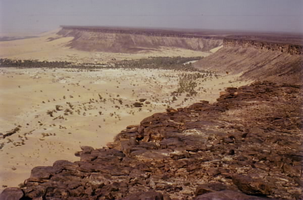 Steilabfall im Adrar westlich von Atar